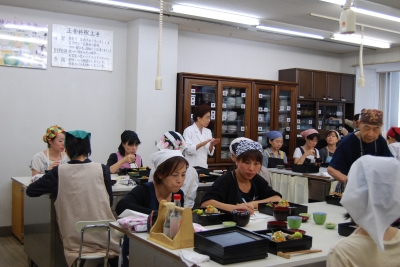 秋師範１試食中.JPG